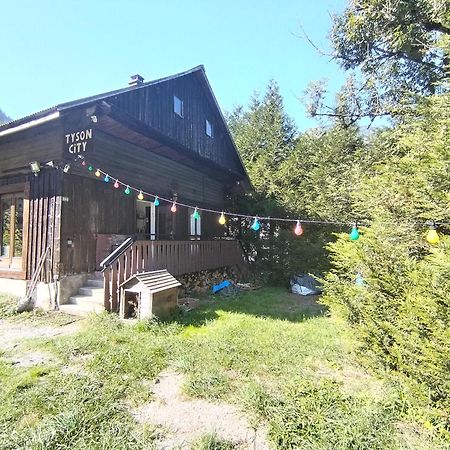 Chalet 8 Personnes + Grand Terrain Et Riviere Entremont Exterior photo