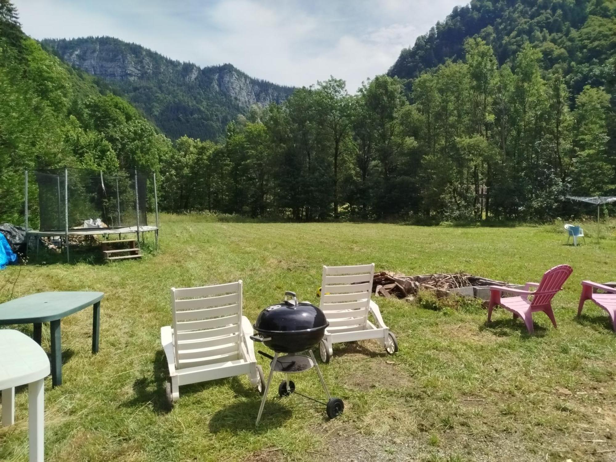 Chalet 8 Personnes + Grand Terrain Et Riviere Entremont Exterior photo